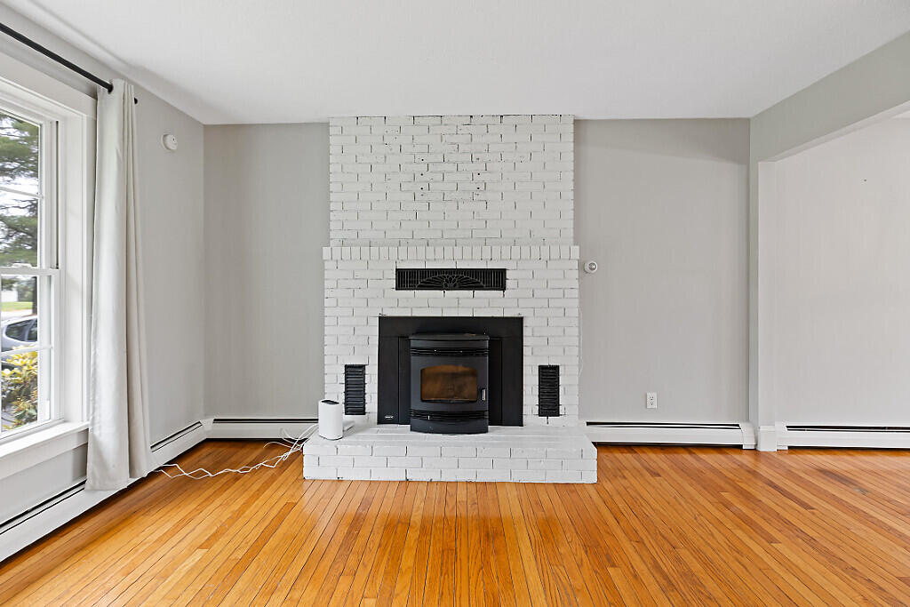 23 W Hill Road