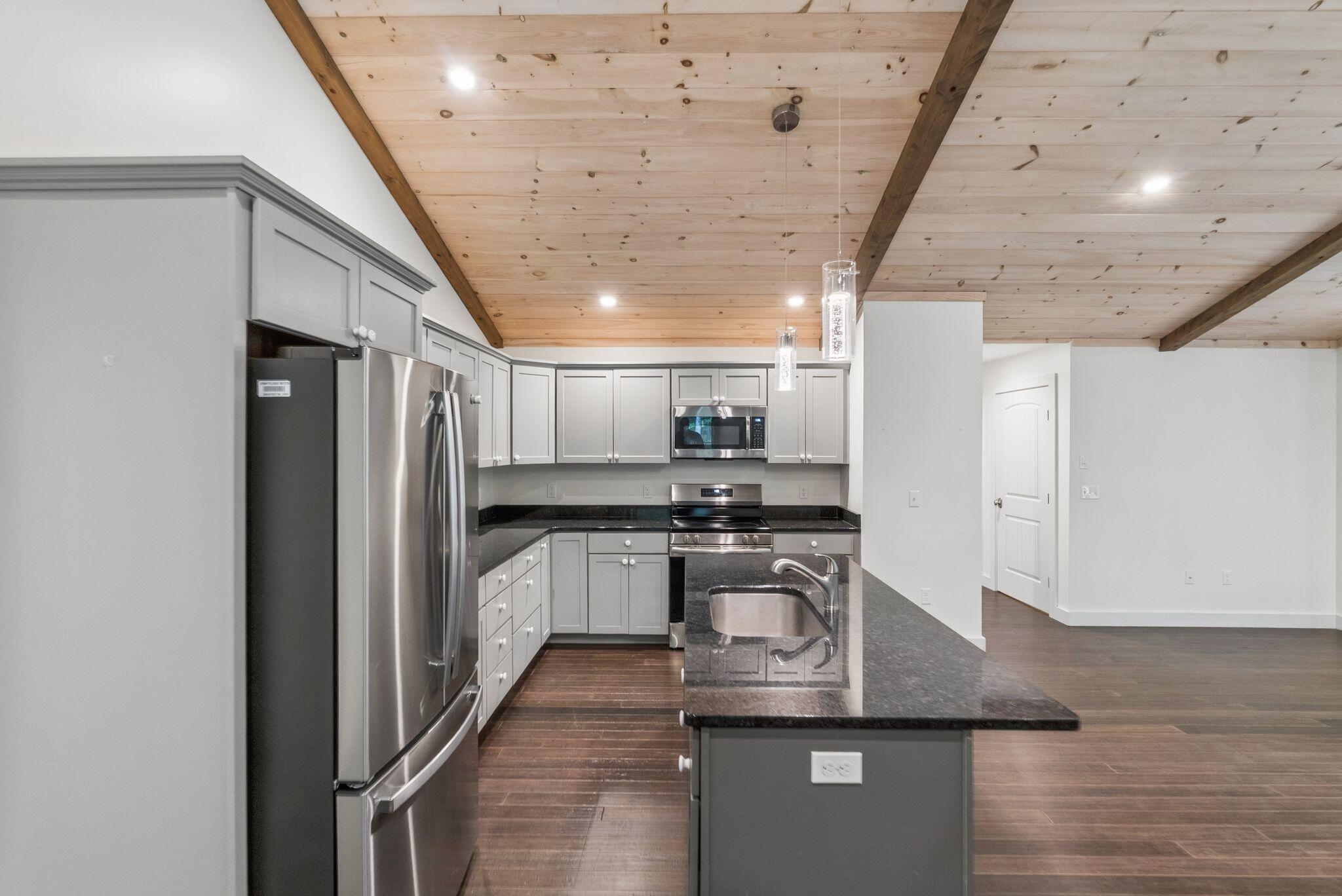67 E West Lane