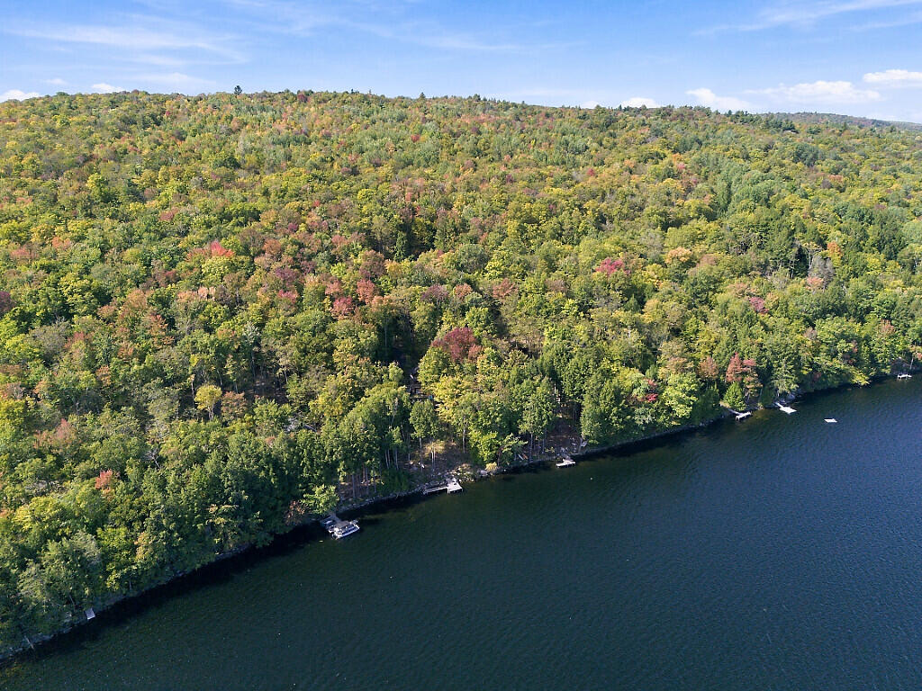 256 W Shore Road