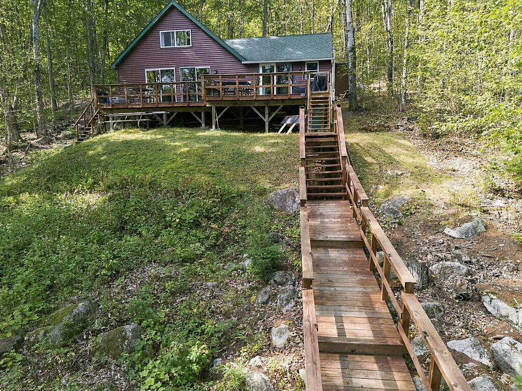 256 W Shore Road