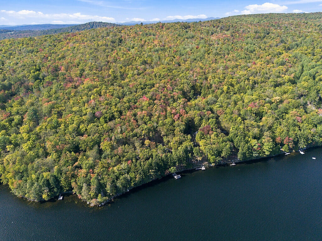 256 W Shore Road