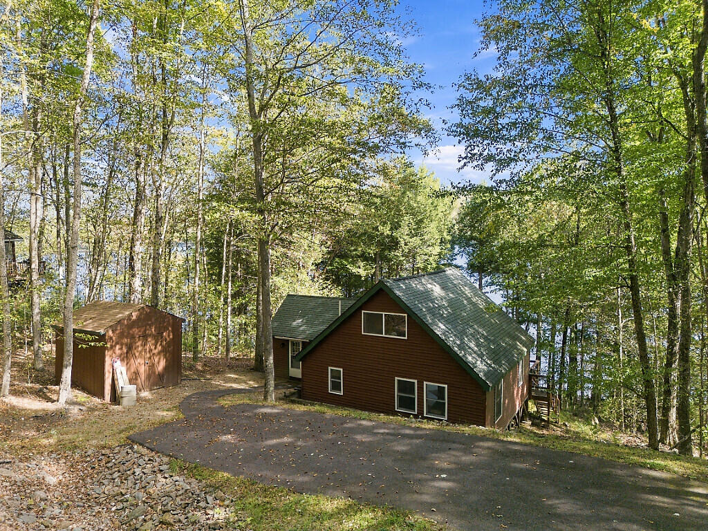 256 W Shore Road