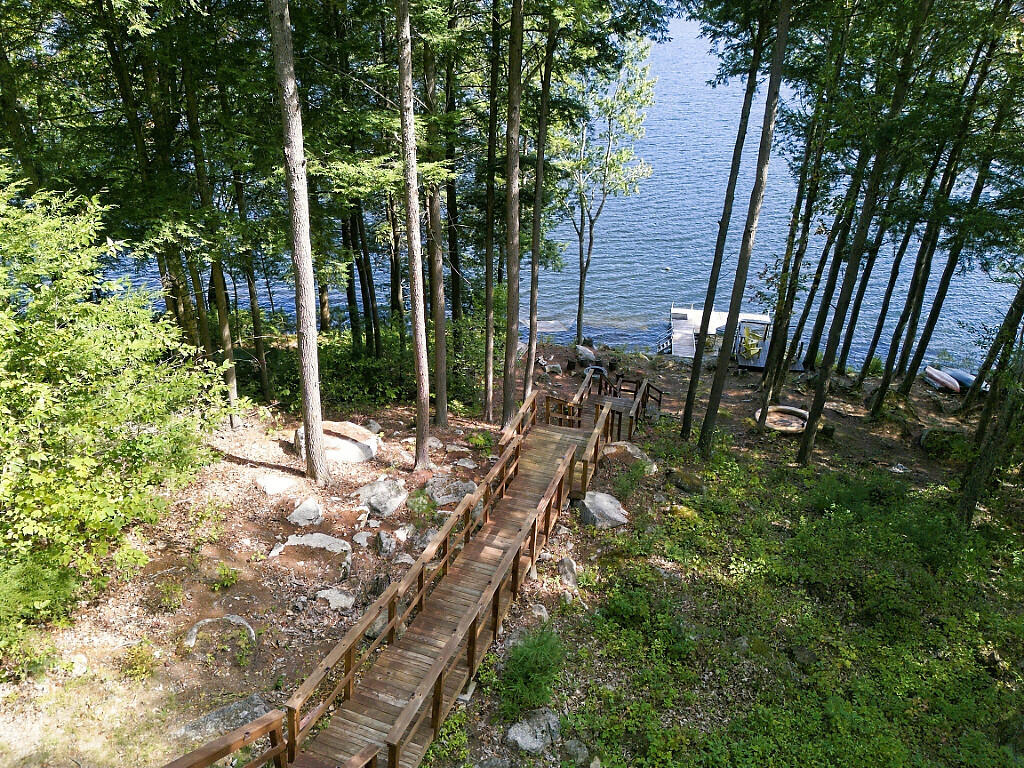 256 W Shore Road