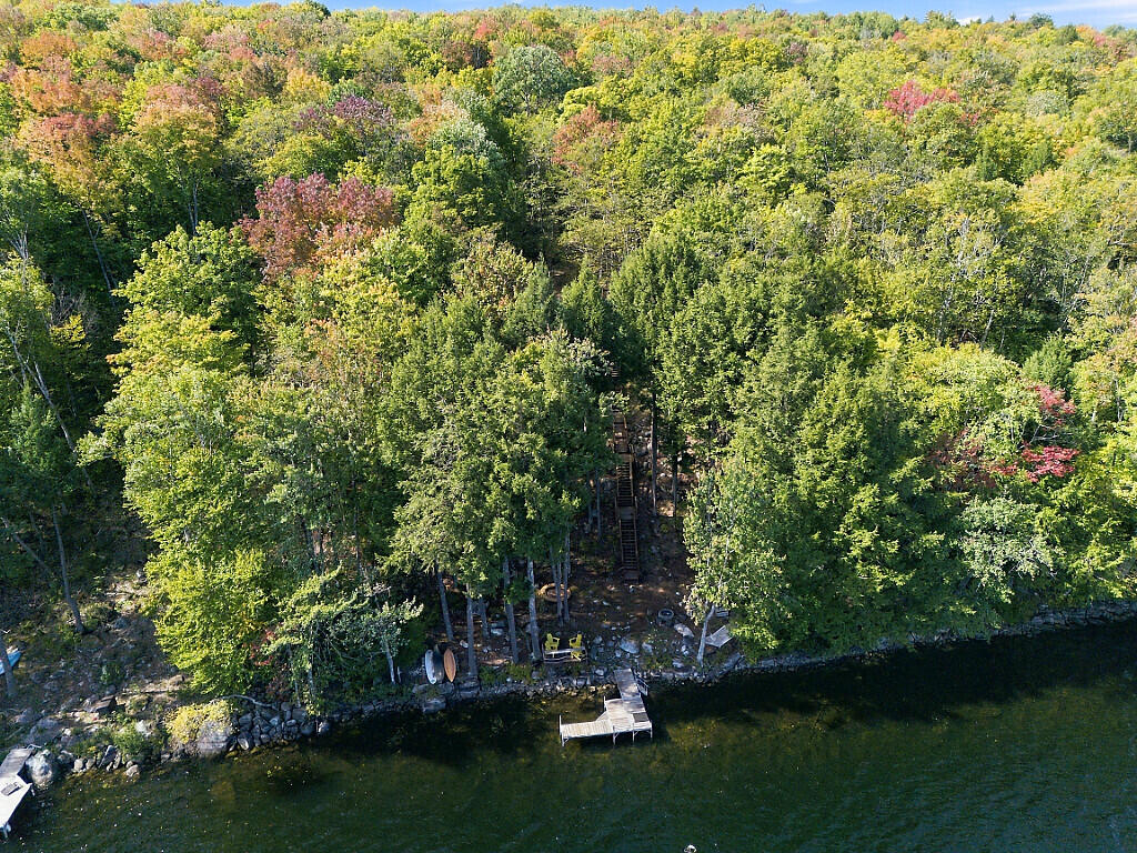 256 W Shore Road