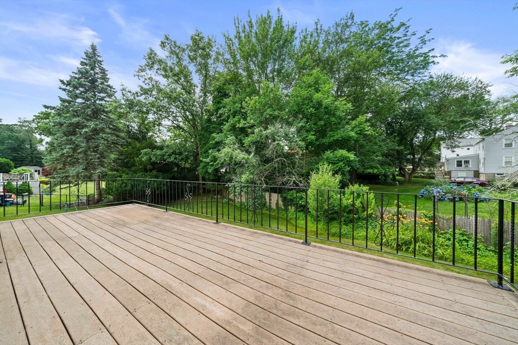 7 Mill River Drive