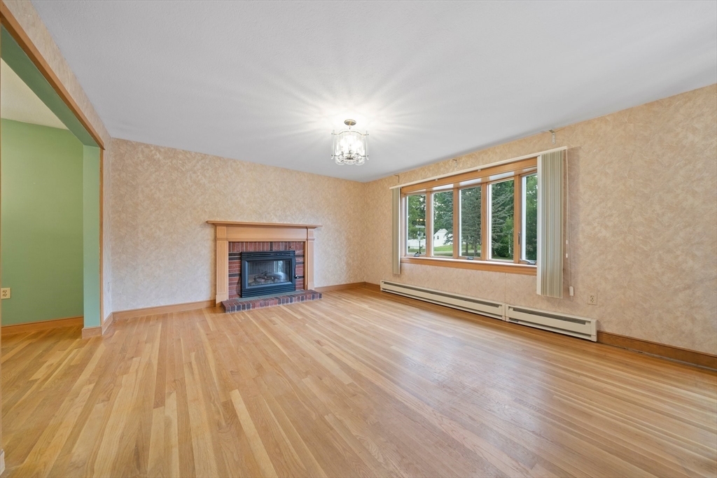 7 Mill River Drive