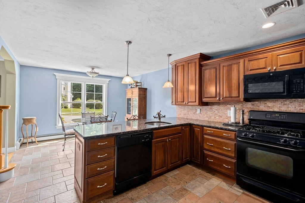 17 Winterberry Ln # 17
