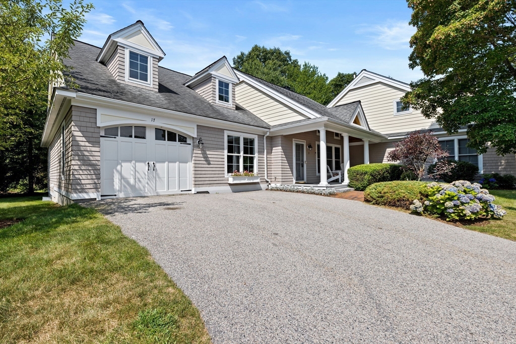 17 Winterberry Ln # 17