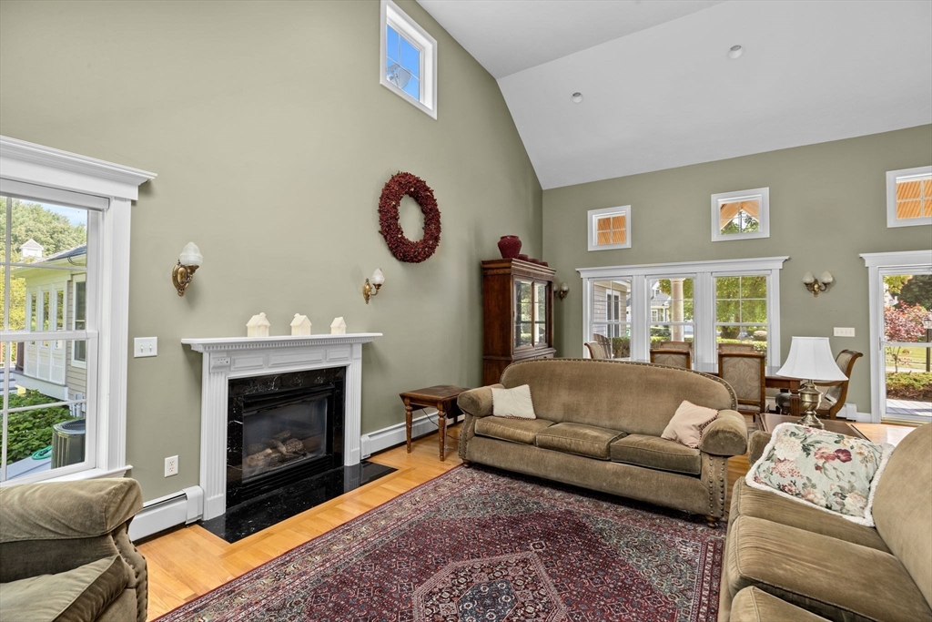 17 Winterberry Ln # 17
