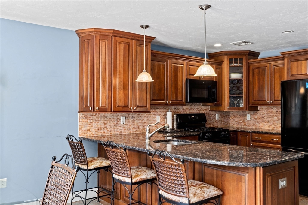 17 Winterberry Ln # 17