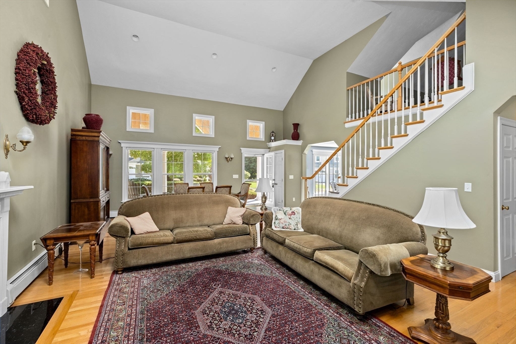 17 Winterberry Ln # 17