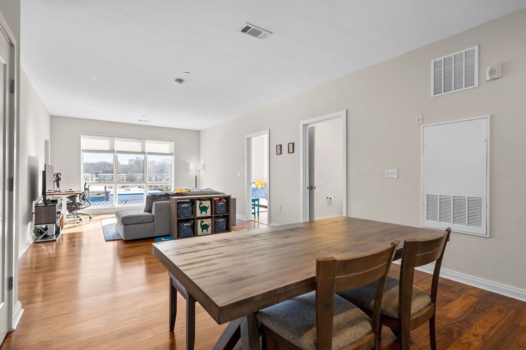 3531 Washington St # 321