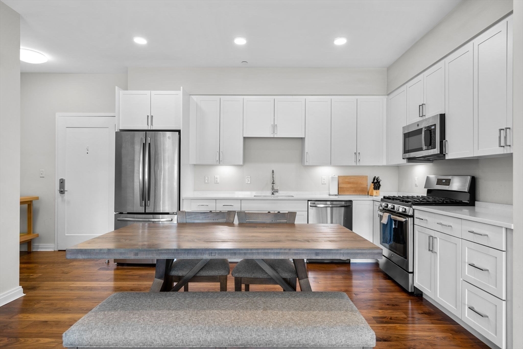 3531 Washington St # 321