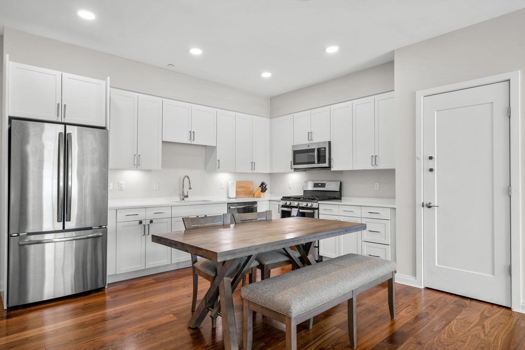 3531 Washington St # 321