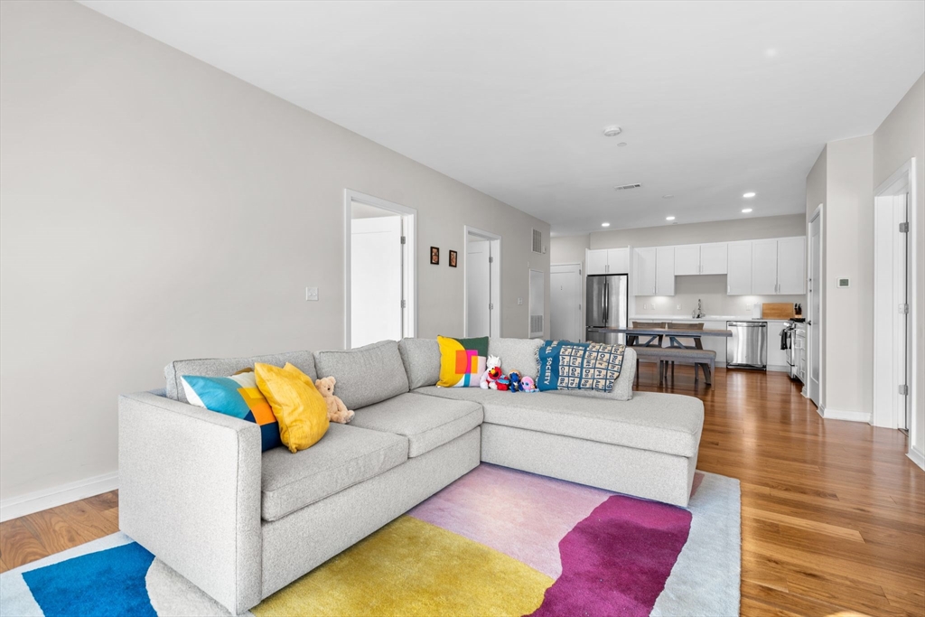 3531 Washington St # 321