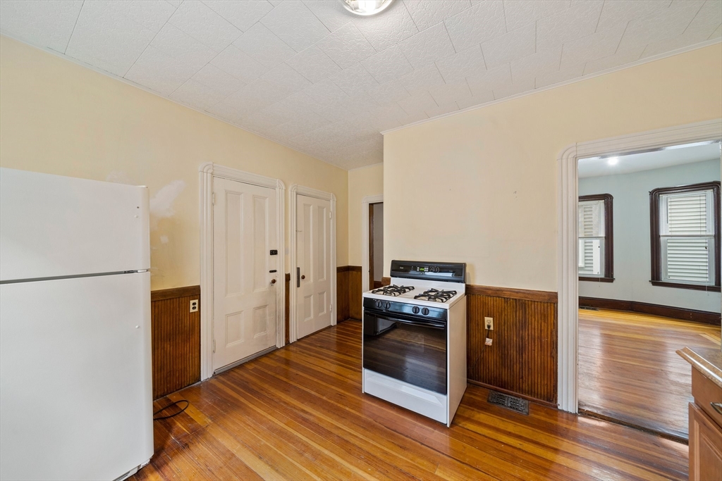 670 E 8th Street