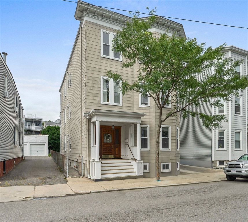 670 E 8th Street
