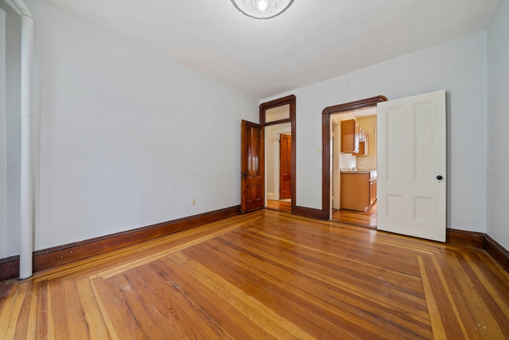 670 E 8th Street