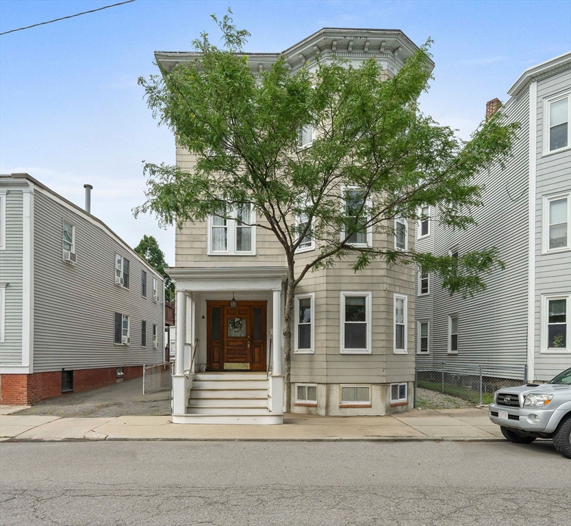 670 E 8th Street