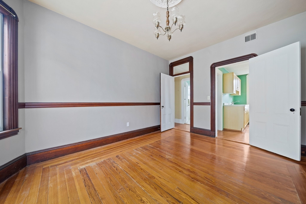 670 E 8th Street