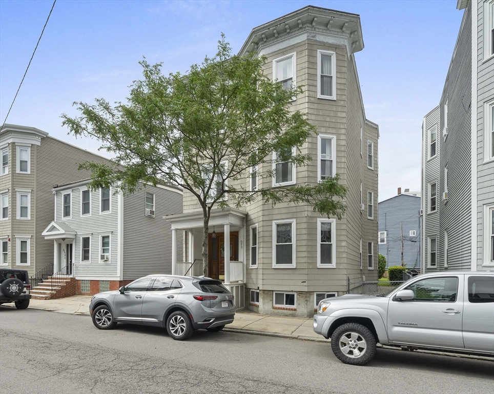 670 E 8th Street