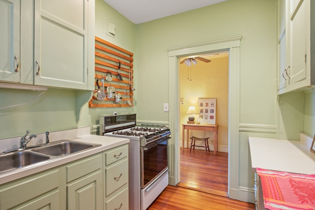 54 Babcock St # 2