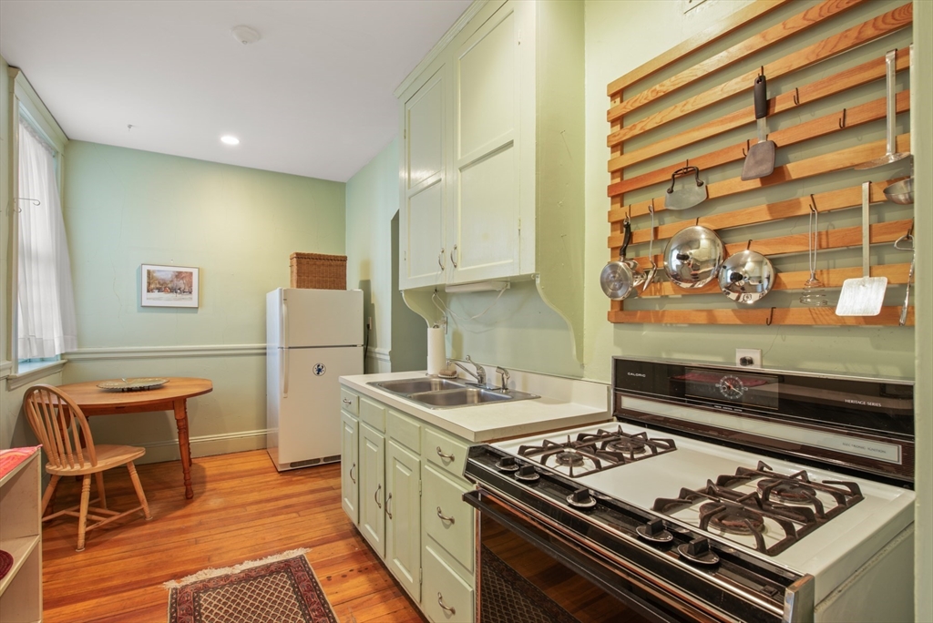 54 Babcock St # 2