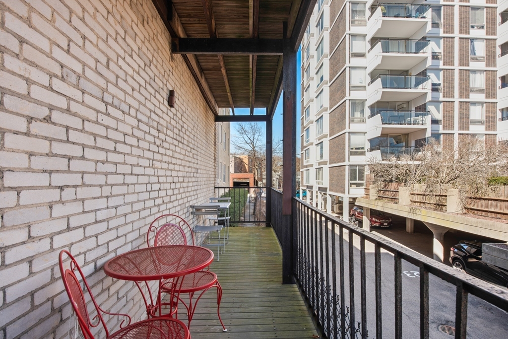 54 Babcock St # 2
