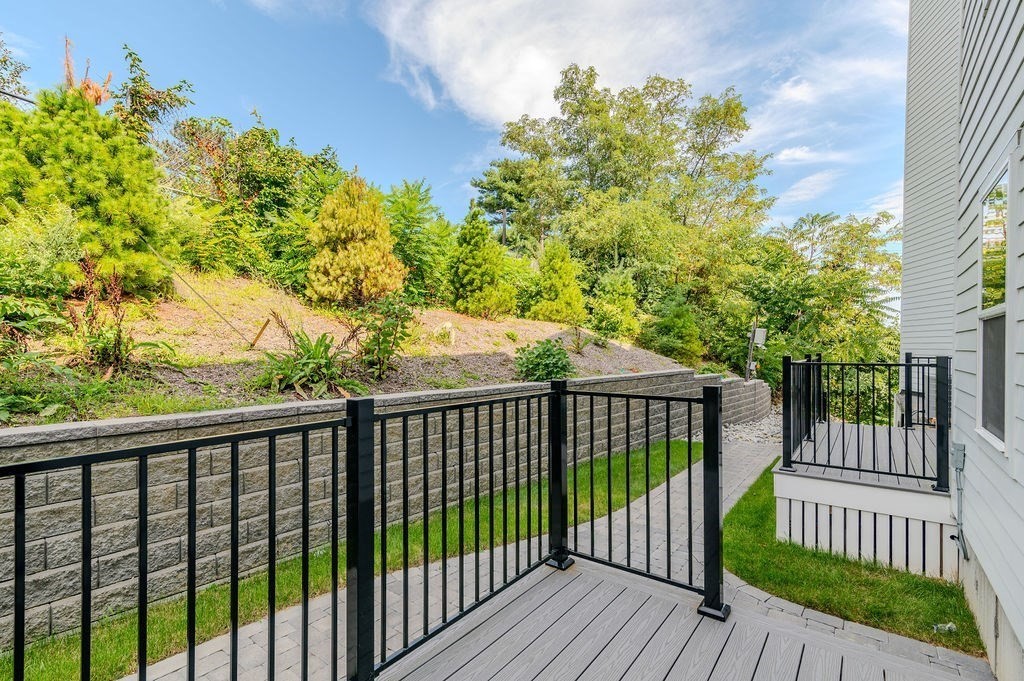 488 Quincy Avenue Unit: 5