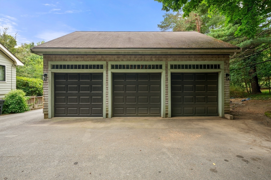 711 Blue Hill Ave