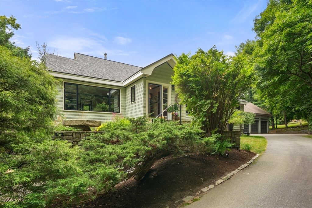711 Blue Hill Ave