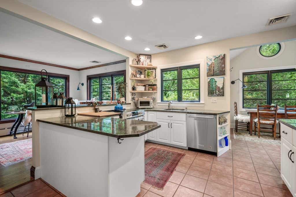 711 Blue Hill Ave