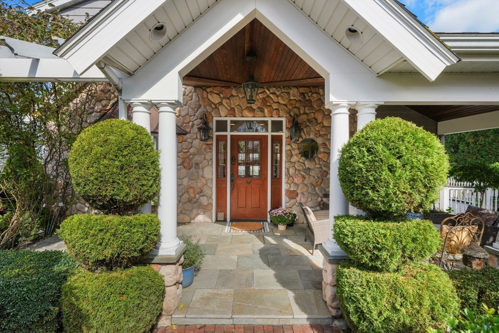 123 Sea Avenue