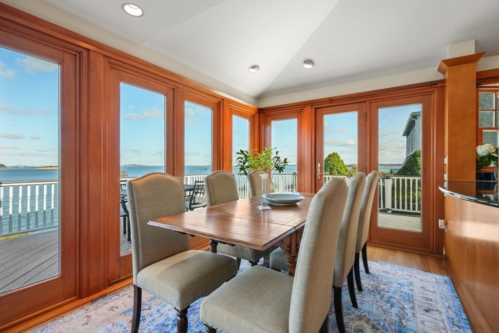 123 Sea Avenue