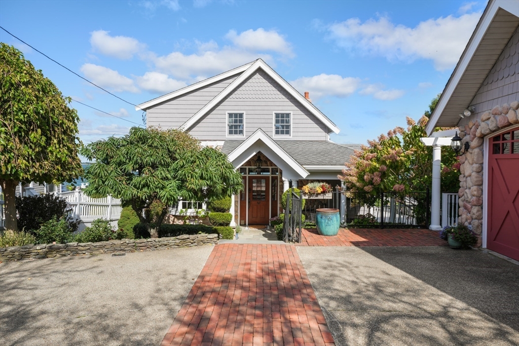 123 Sea Avenue