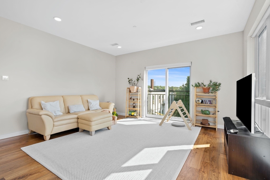 3531 Washington St # 326