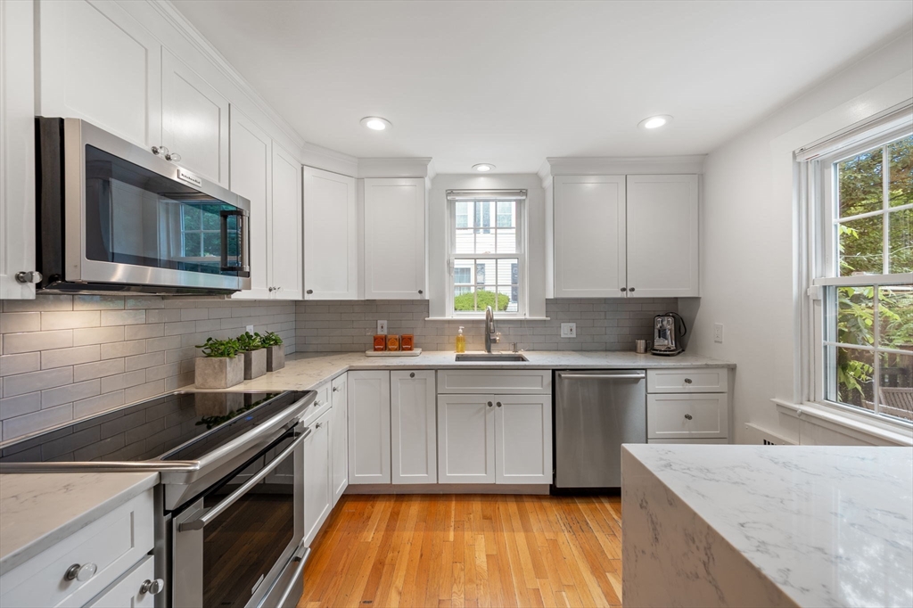 11 Standish Rd