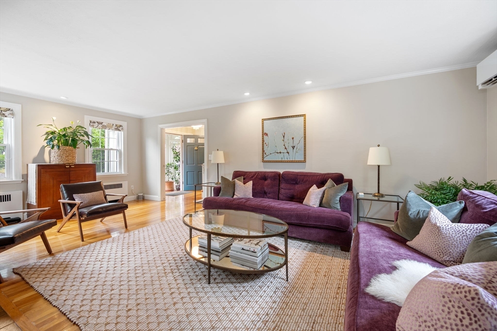 11 Standish Rd