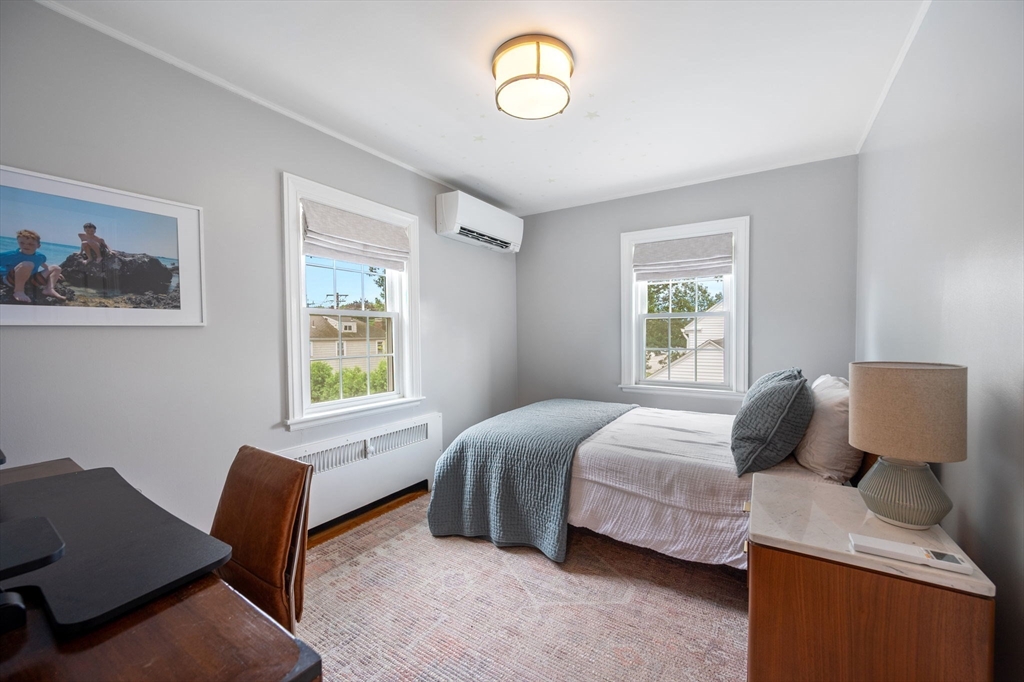 11 Standish Rd