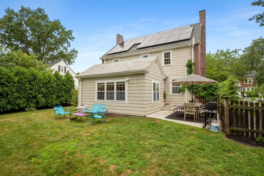 11 Standish Rd