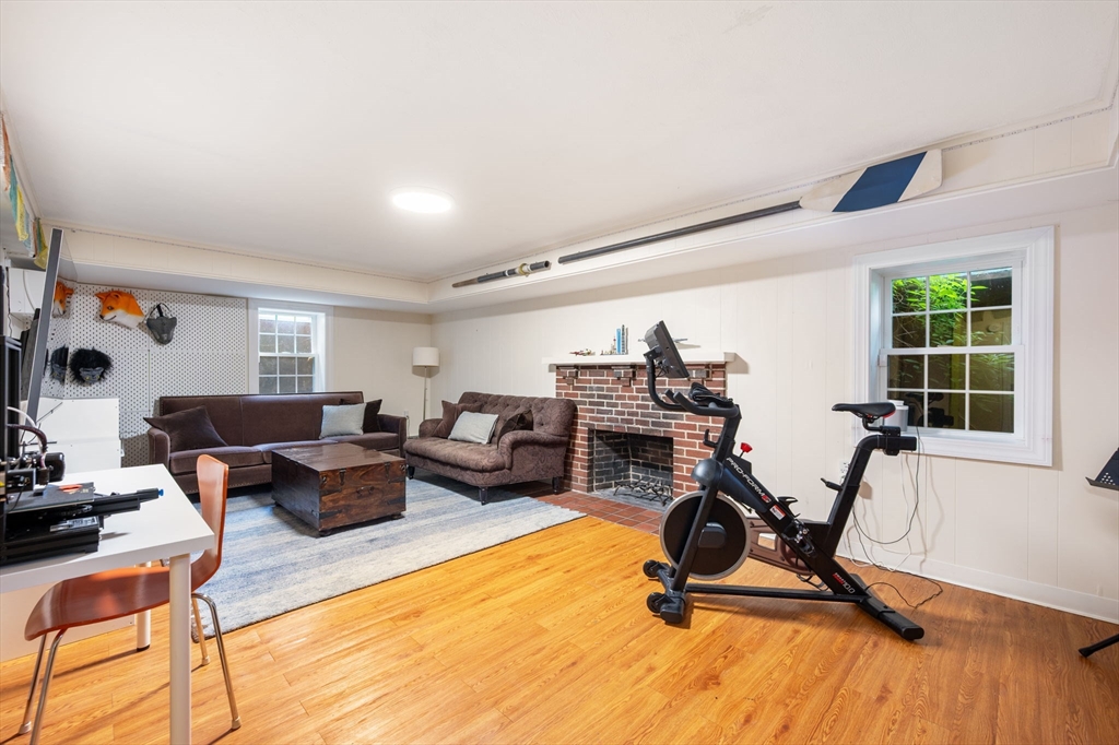 11 Standish Rd