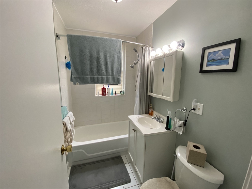 1409 Commonwealth Ave # 303