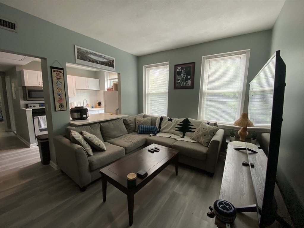 1409 Commonwealth Ave # 303