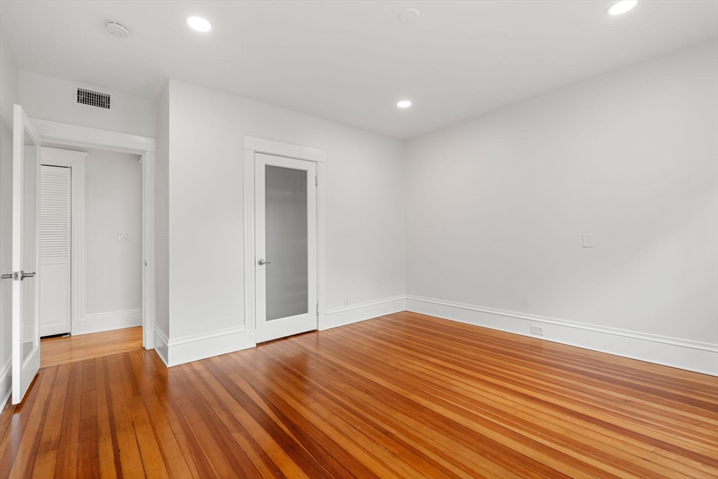 56 Greenwood Ave # 2