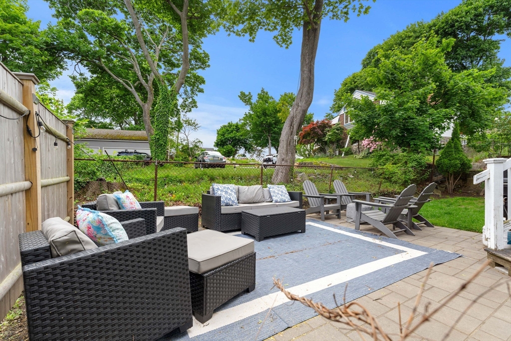 56 Greenwood Ave # 2