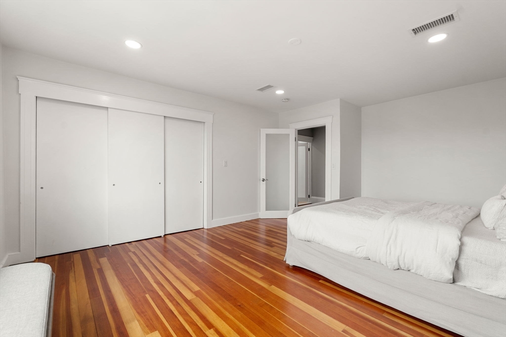 56 Greenwood Ave # 2