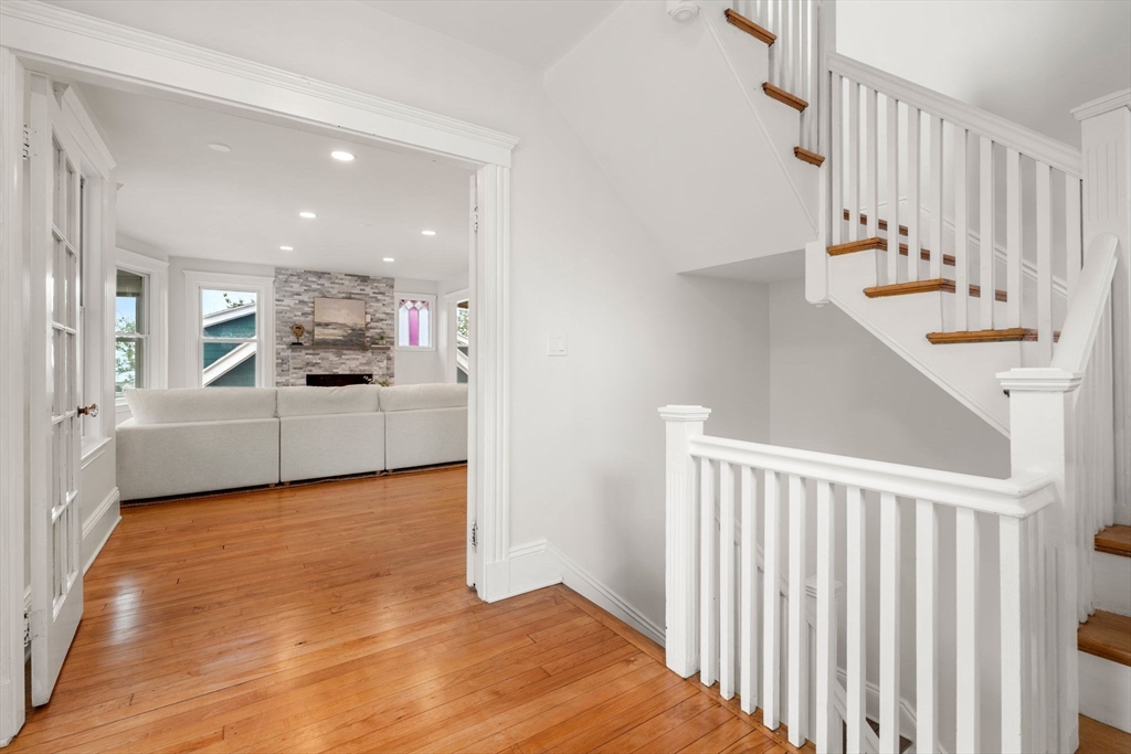 56 Greenwood Ave # 2