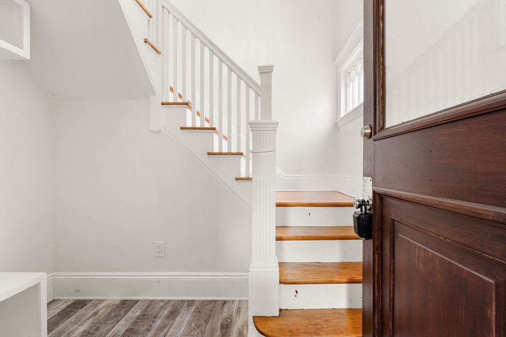 56 Greenwood Ave # 2