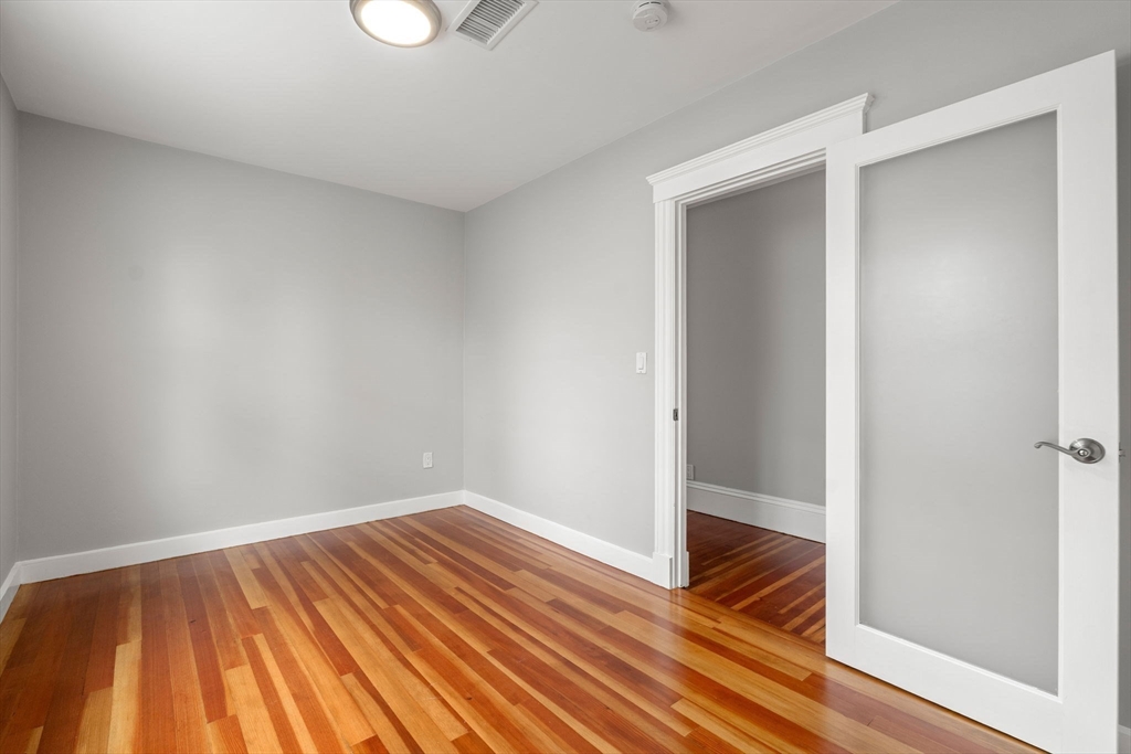 56 Greenwood Ave # 2