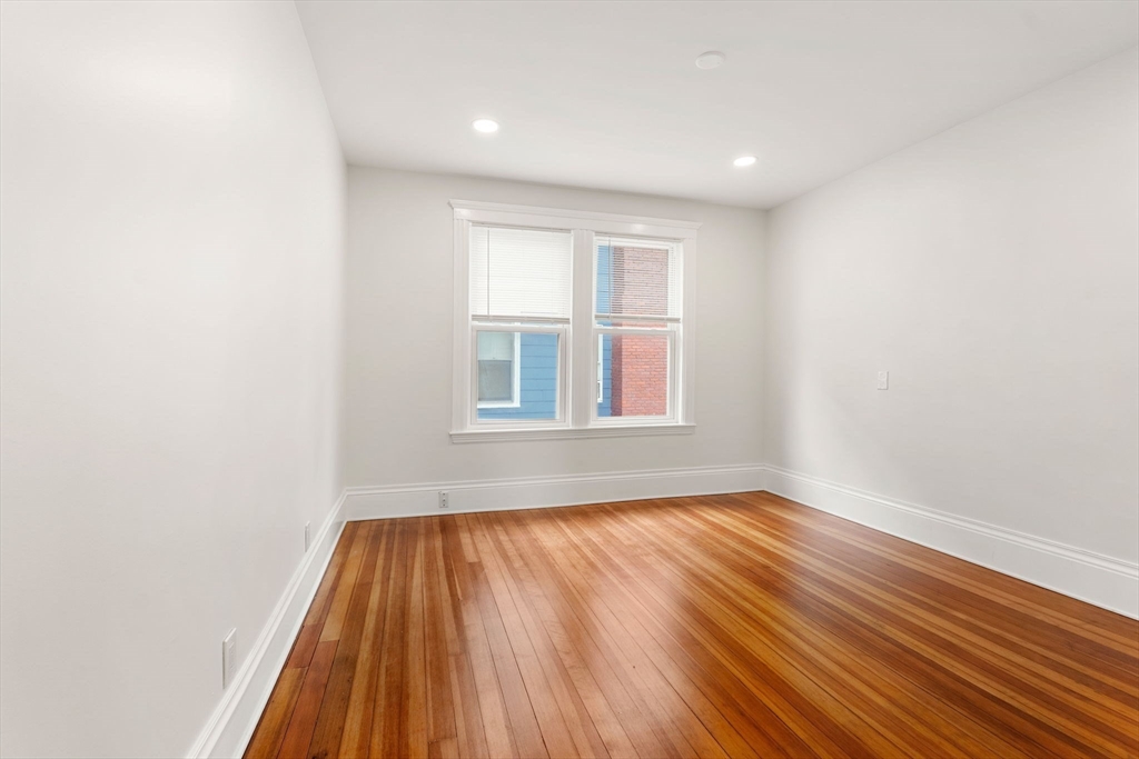 56 Greenwood Ave # 2